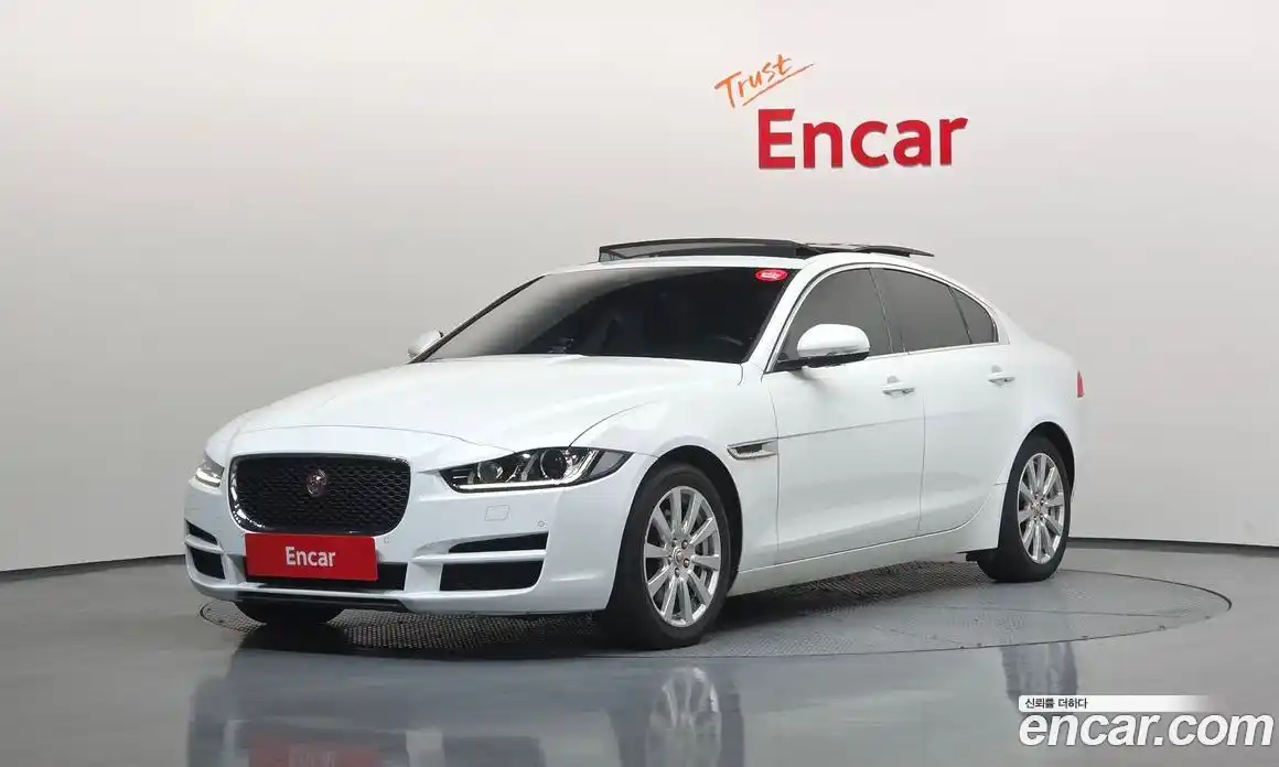 Jaguar XE 2017 2.0 Автомат в Москве № 264726, фото 3