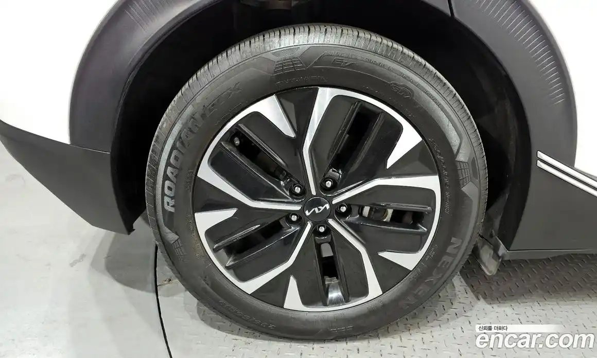 Kia EV6 2024 0.1 Автомат в Москве № 269647, фото 6