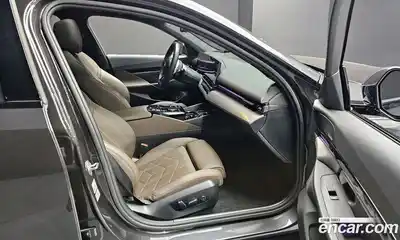 BMW 5-Series 2024 2.0 Автомат в Москве № 280025, миниатюра 11