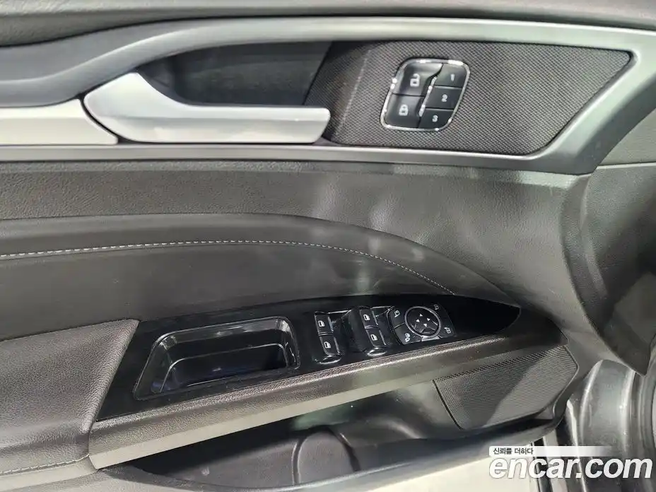 Ford Mondeo 2016 2.0 Автомат в Москве № 282253, фото 17