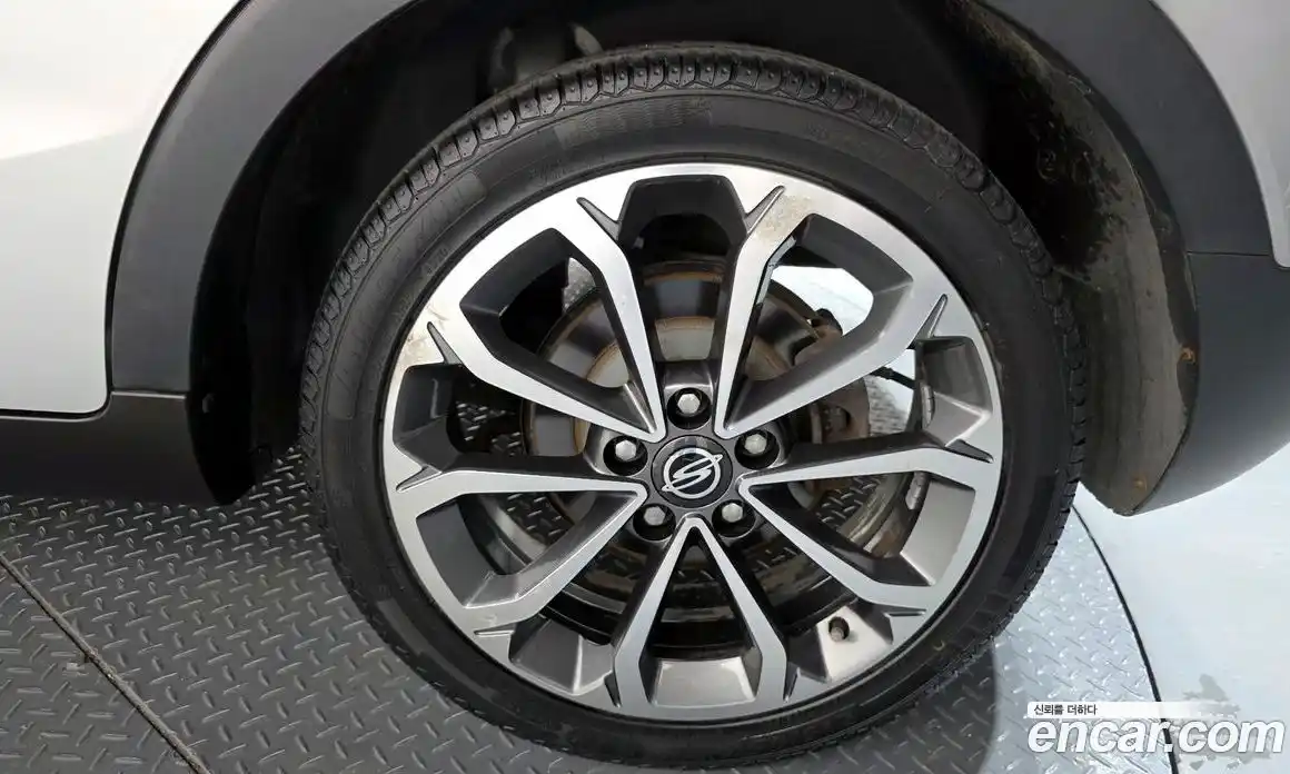 SsangYong TIBOLI 2015 1.6 Автомат в Москве № 29088, фото 14