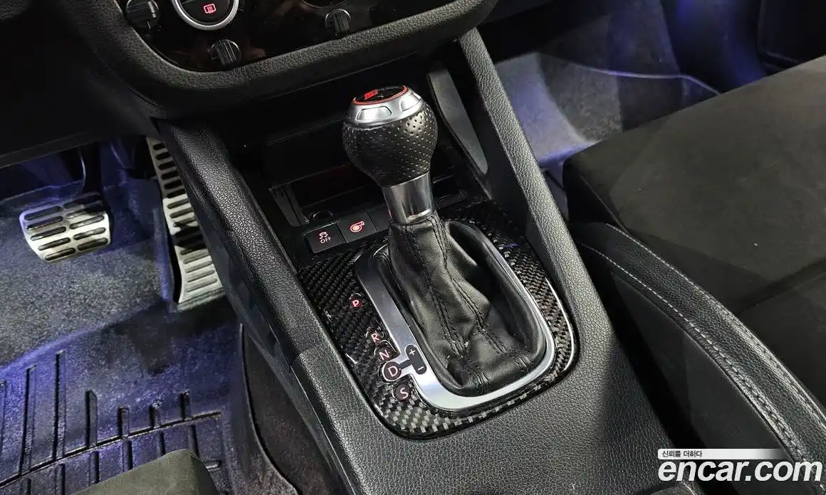 Volkswagen Scirocco 2013 2.0 Автомат в Москве № 296357, фото 15