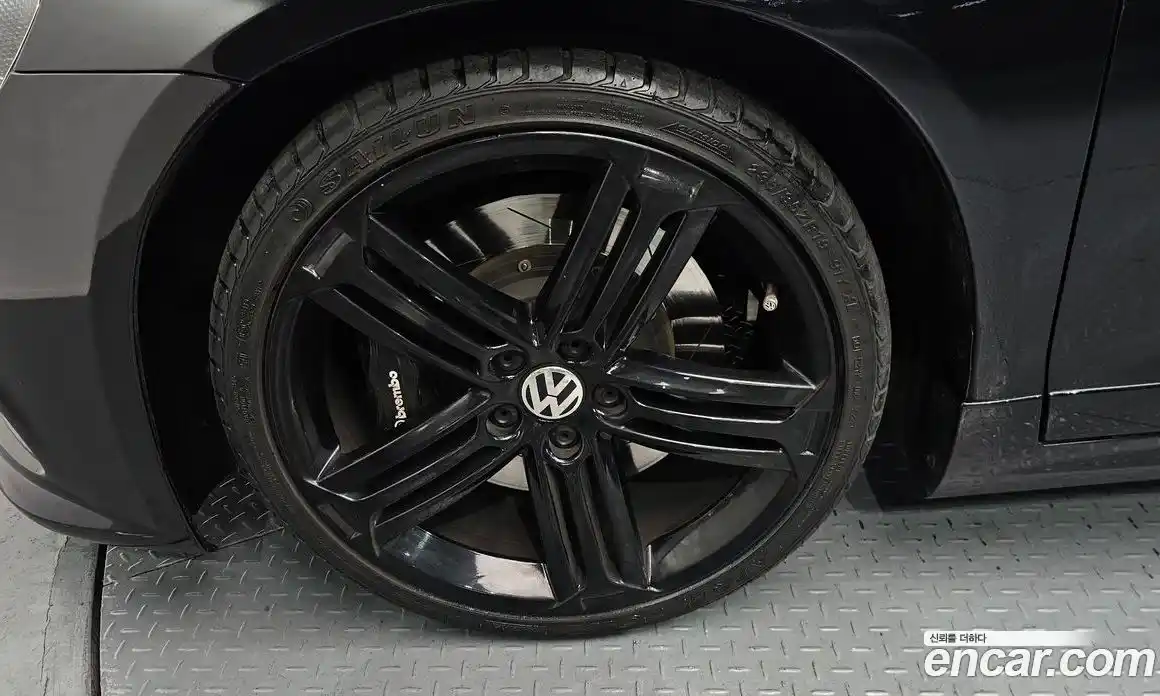 Volkswagen Scirocco 2013 2.0 Автомат в Москве № 296357, фото 19