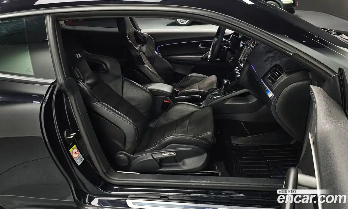 Volkswagen Scirocco 2013 2.0 Автомат в Москве № 296357, фото 9