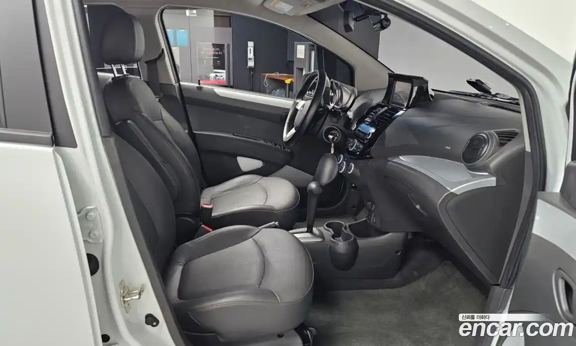 Chevrolet Spark 2014 1.0 Автомат в Москве № 296908, фото 11