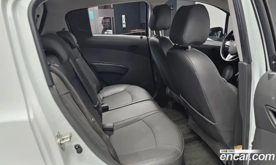 Chevrolet Spark 2014 1.0 Автомат в Москве № 296908, фото 12