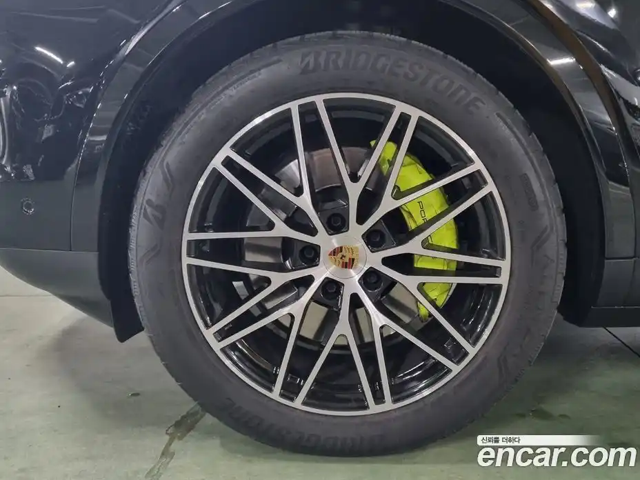 Porsche Cayenne 2024 3.0 Автомат в Москве № 297334, фото 17