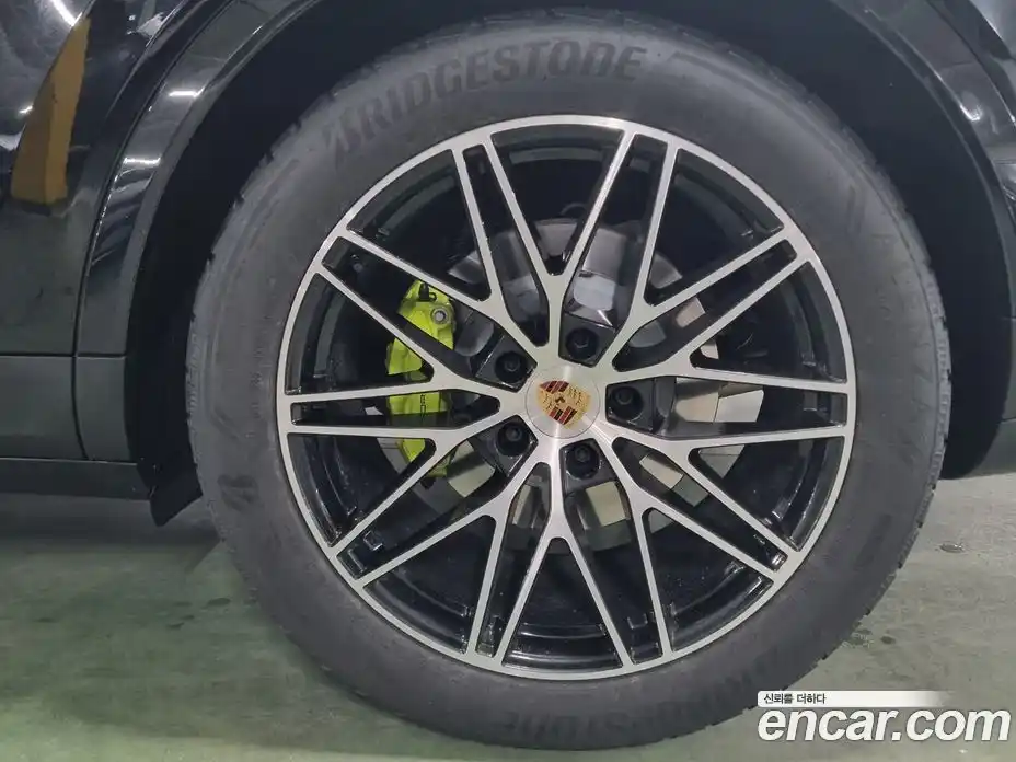 Porsche Cayenne 2024 3.0 Автомат в Москве № 297334, фото 18