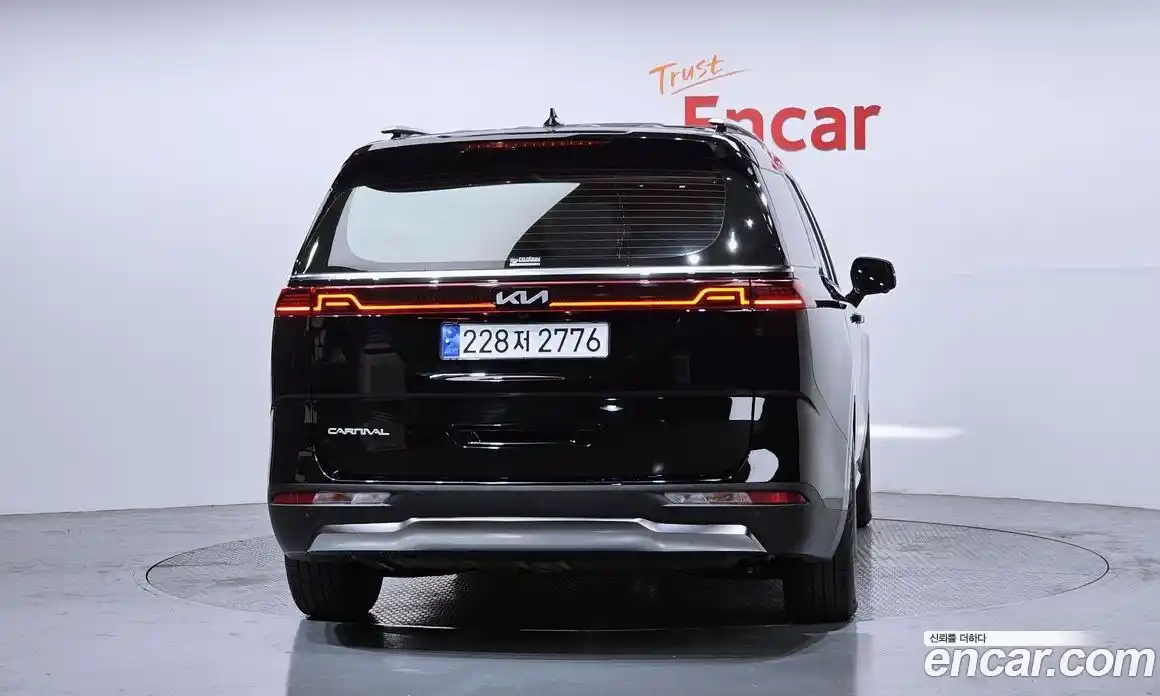 Kia Canival 2023 2.2 Автомат в Москве № 306297, фото 14