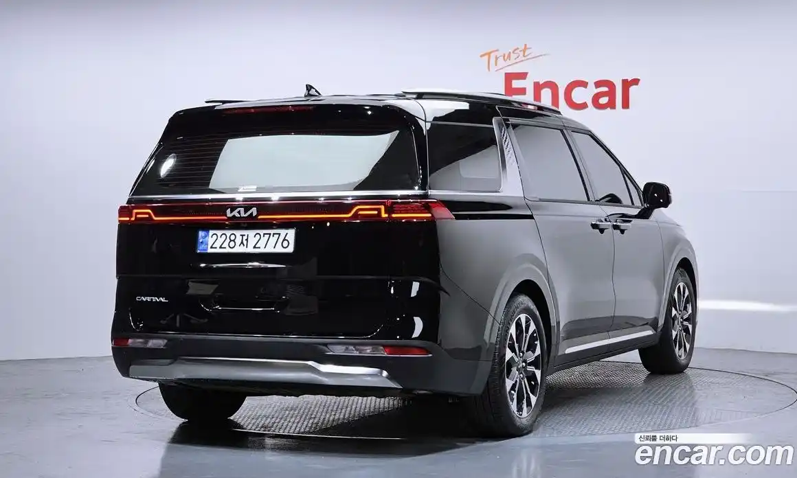 Kia Canival 2023 2.2 Автомат в Москве № 306297, фото 4