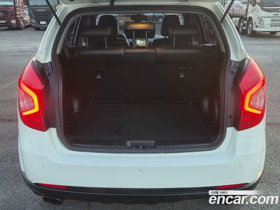 SsangYong Korando 2015 2.0 Автомат в Москве № 341911, фото 17