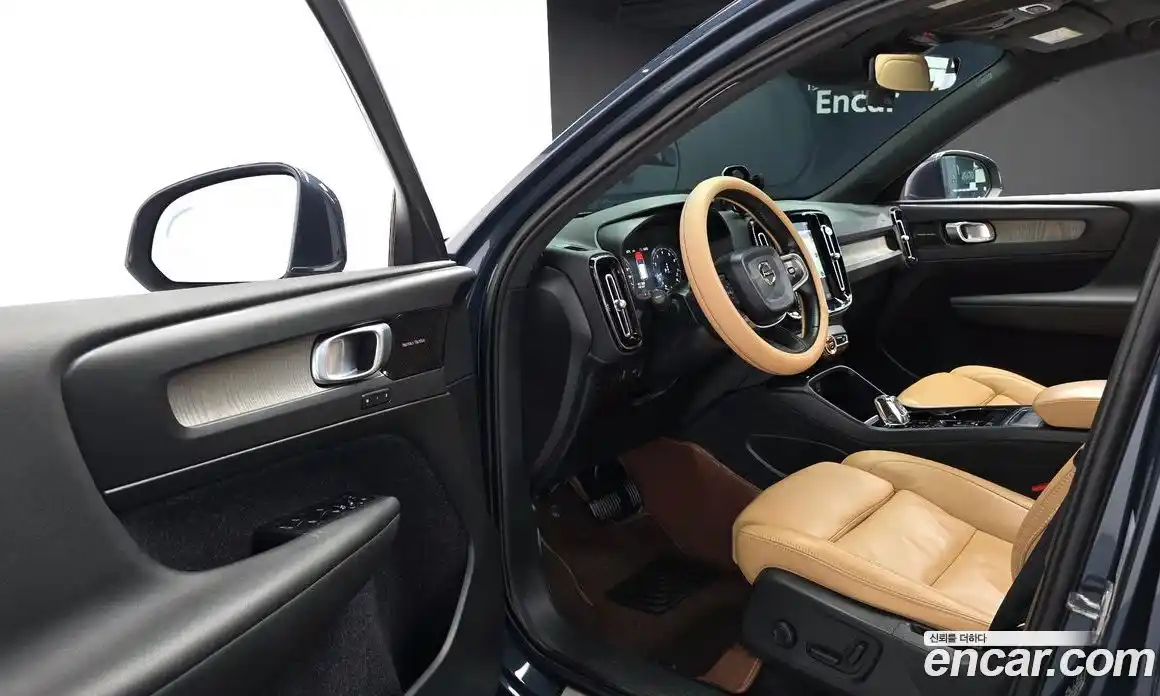 Volvo XC40 2019 2.0 Автомат в Москве № 344220, фото 16