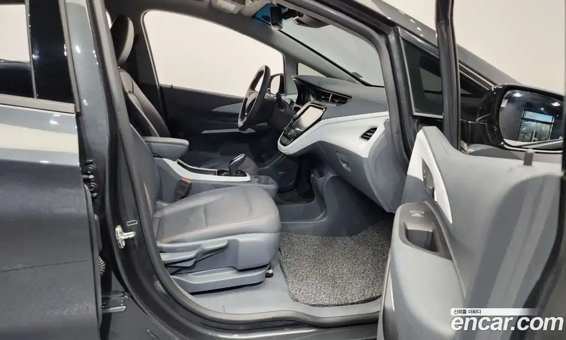 Chevrolet Bolt EV 2018 0.2 Автомат в Москве № 37310, фото 14