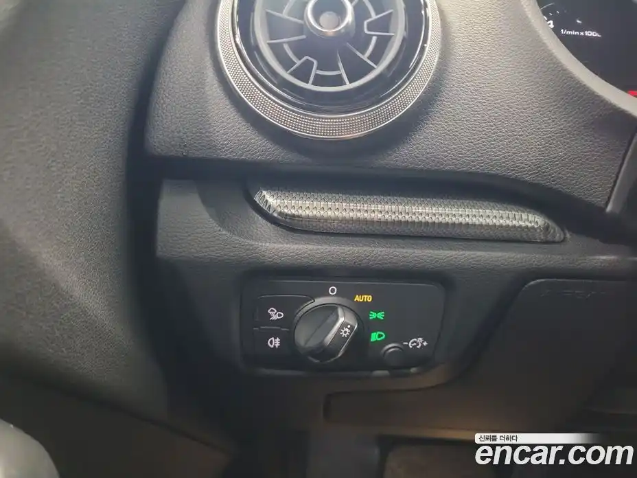 Audi A3 2018 2.0 Автомат в Москве № 373524, фото 16