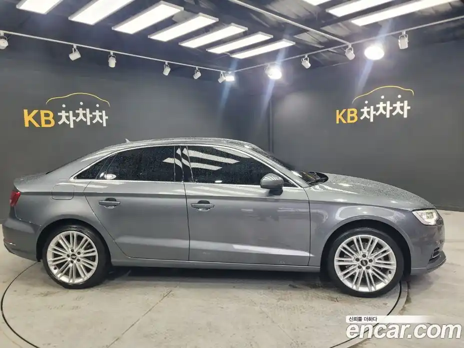 Audi A3 2018 2.0 Автомат в Москве № 373524, фото 4