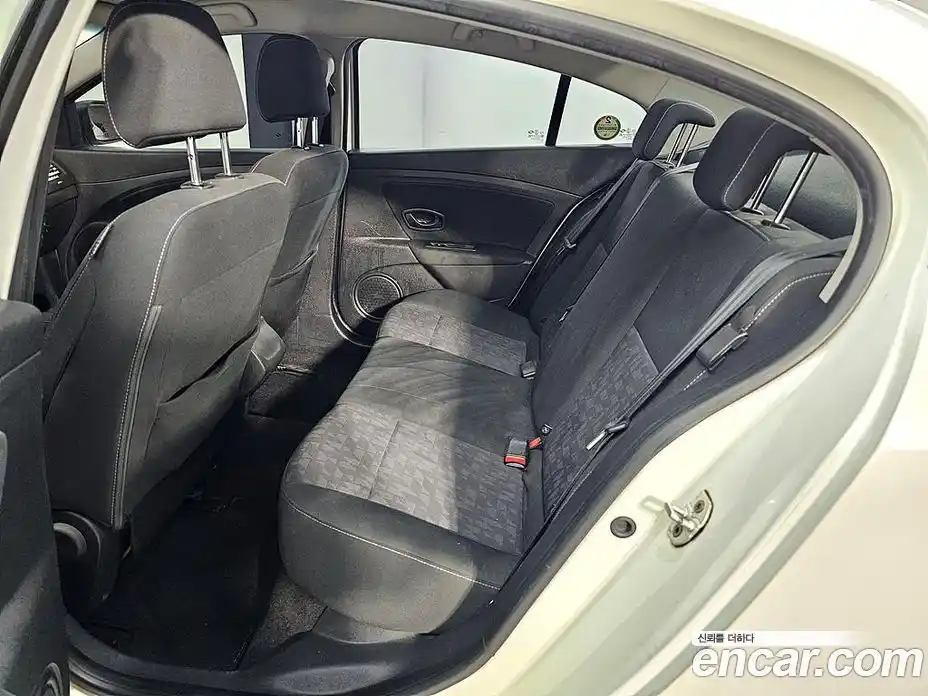 Renault SM3 2015 1.6 Автомат в Москве № 383829, фото 9