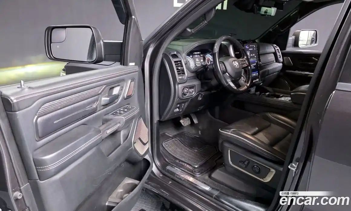 Dodge Ram Pick Up 2021 5.7 Автомат в Москве № 402676, фото 17