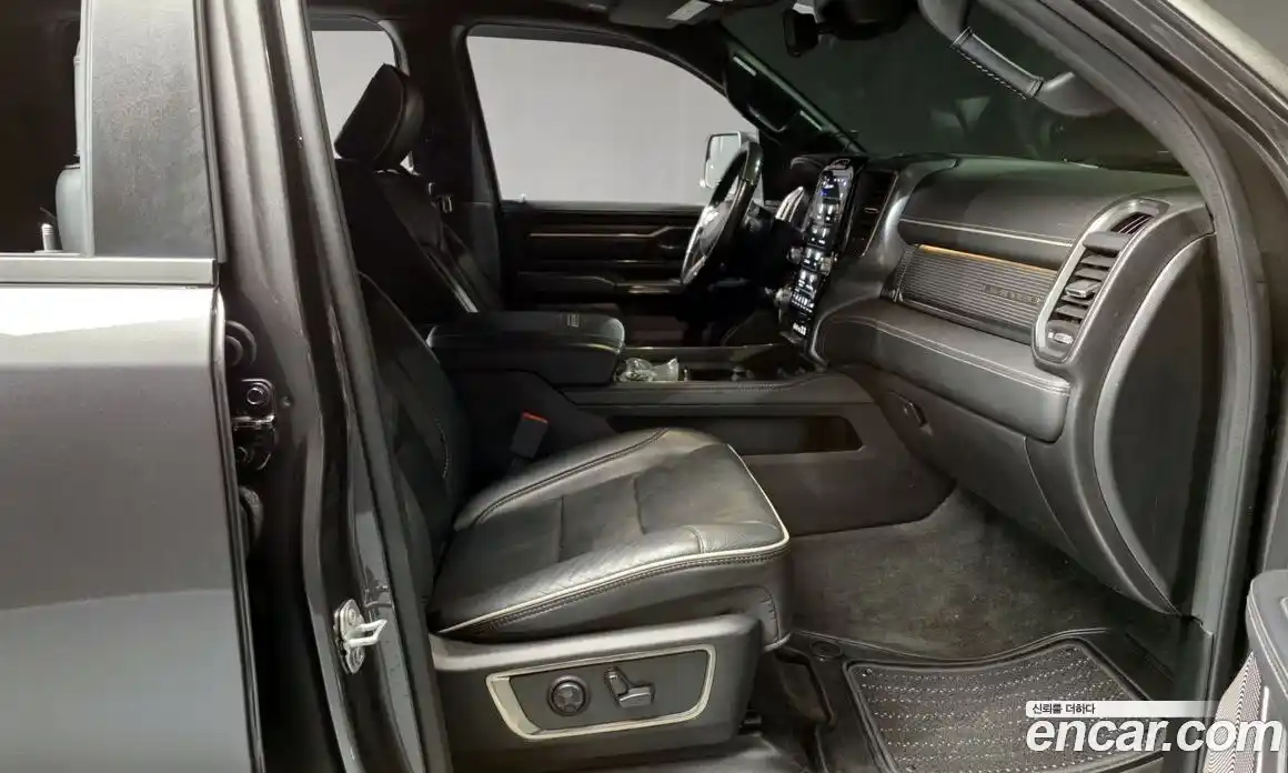 Dodge Ram Pick Up 2021 5.7 Автомат в Москве № 402676, фото 18