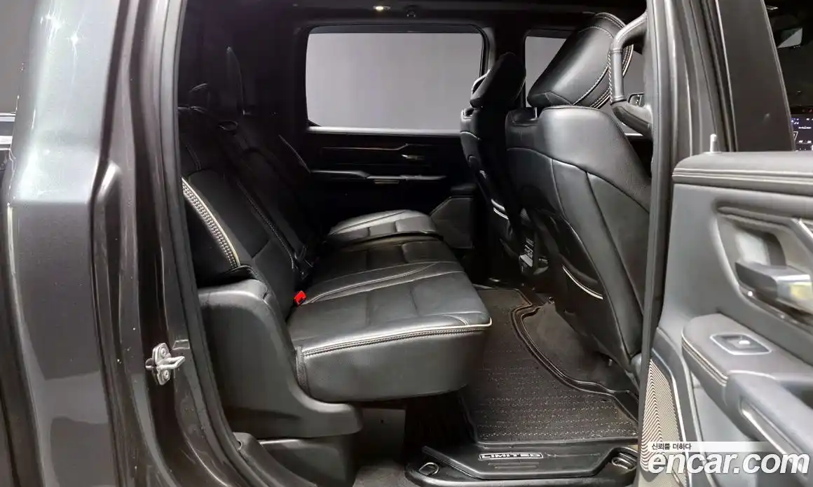 Dodge Ram Pick Up 2021 5.7 Автомат в Москве № 402676, фото 19