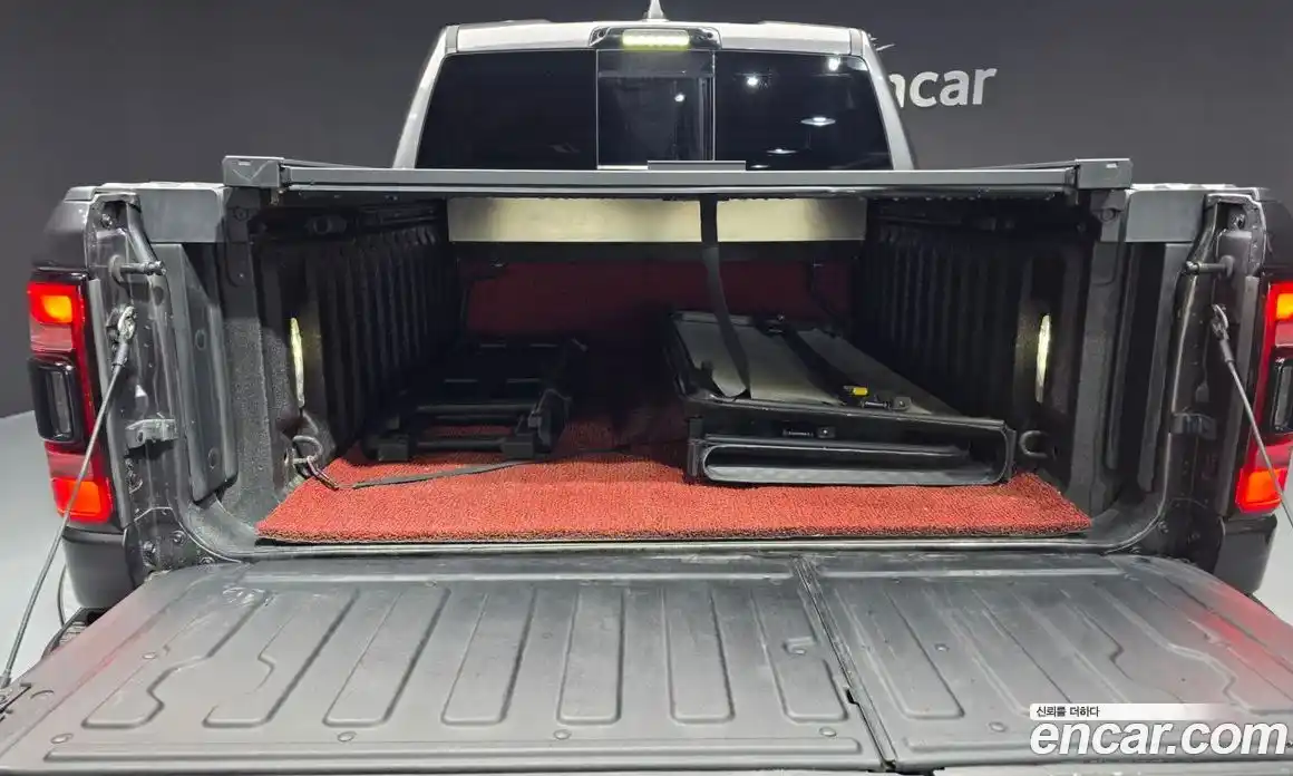 Dodge Ram Pick Up 2021 5.7 Автомат в Москве № 402676, фото 5