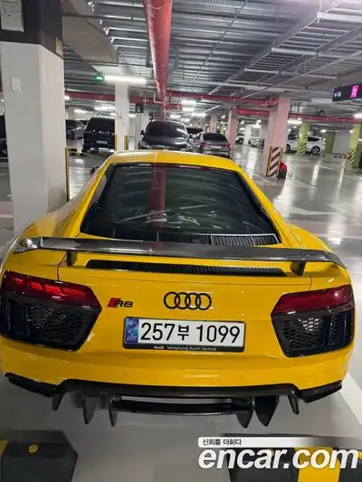 Audi R8 2017 5.2 Автомат в Москве № 429597, миниатюра 7