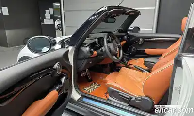 Mini Cooper Convertible 2024 2.0 Автомат в Москве № 431782, миниатюра 11