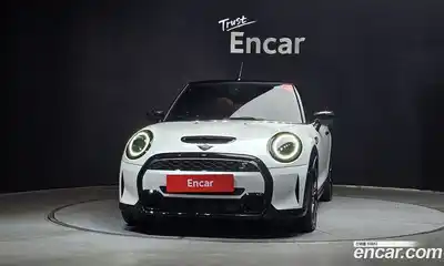Mini Cooper Convertible 2024 2.0 Автомат в Москве № 431782, миниатюра 3