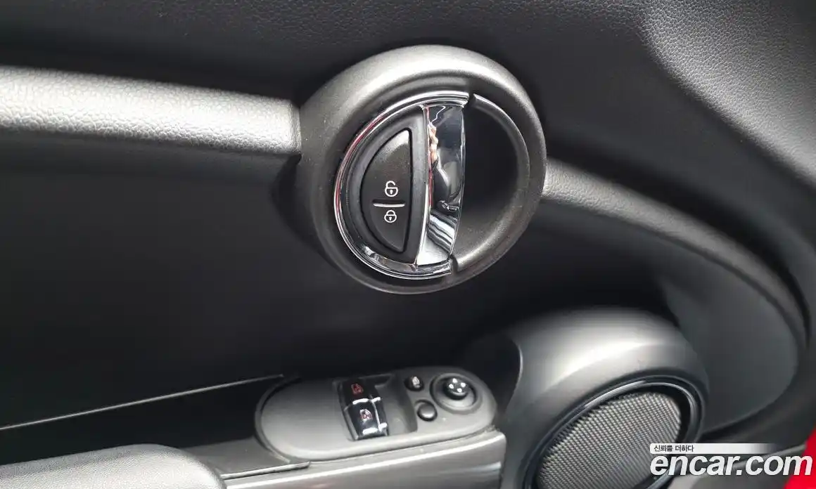 Mini Cooper 2018 1.5 Автомат в Москве № 432123, фото 19