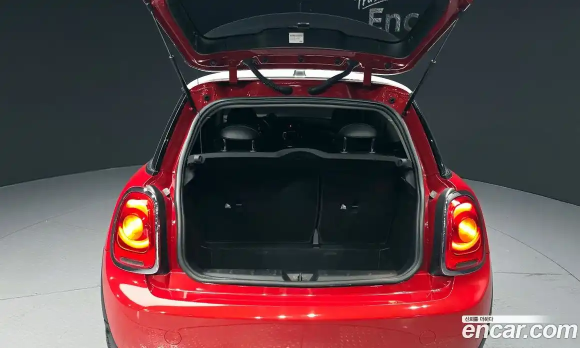 Mini Cooper 2018 1.5 Автомат в Москве № 432123, фото 20