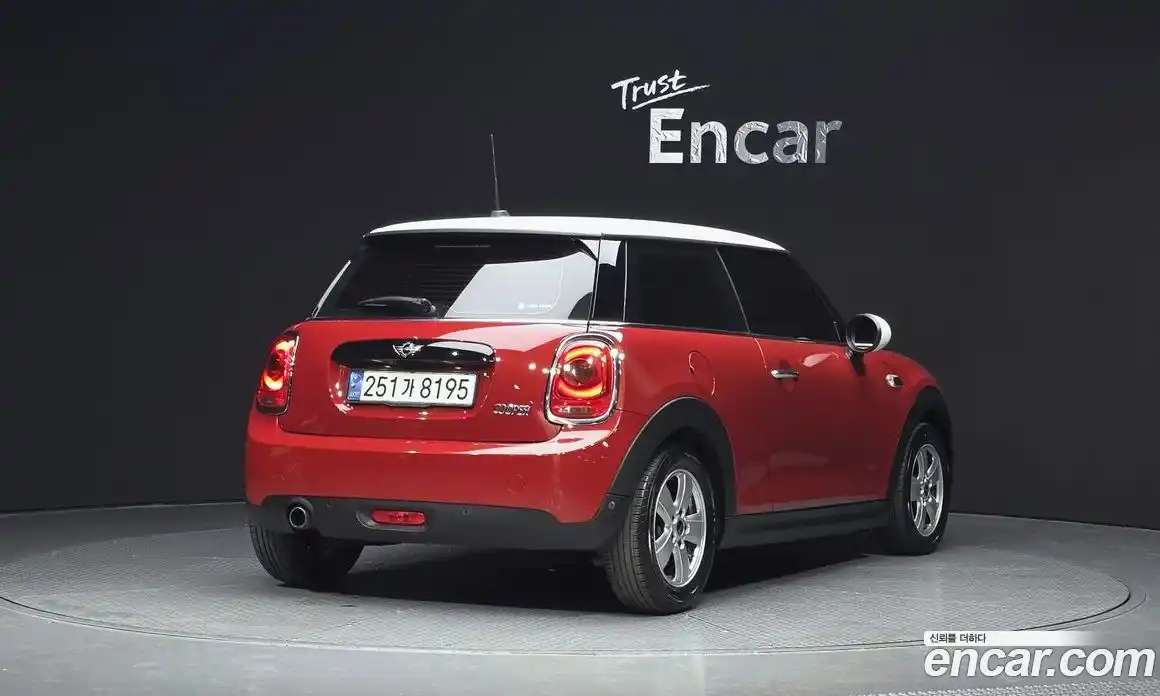 Mini Cooper 2018 1.5 Автомат в Москве № 432123, фото 2