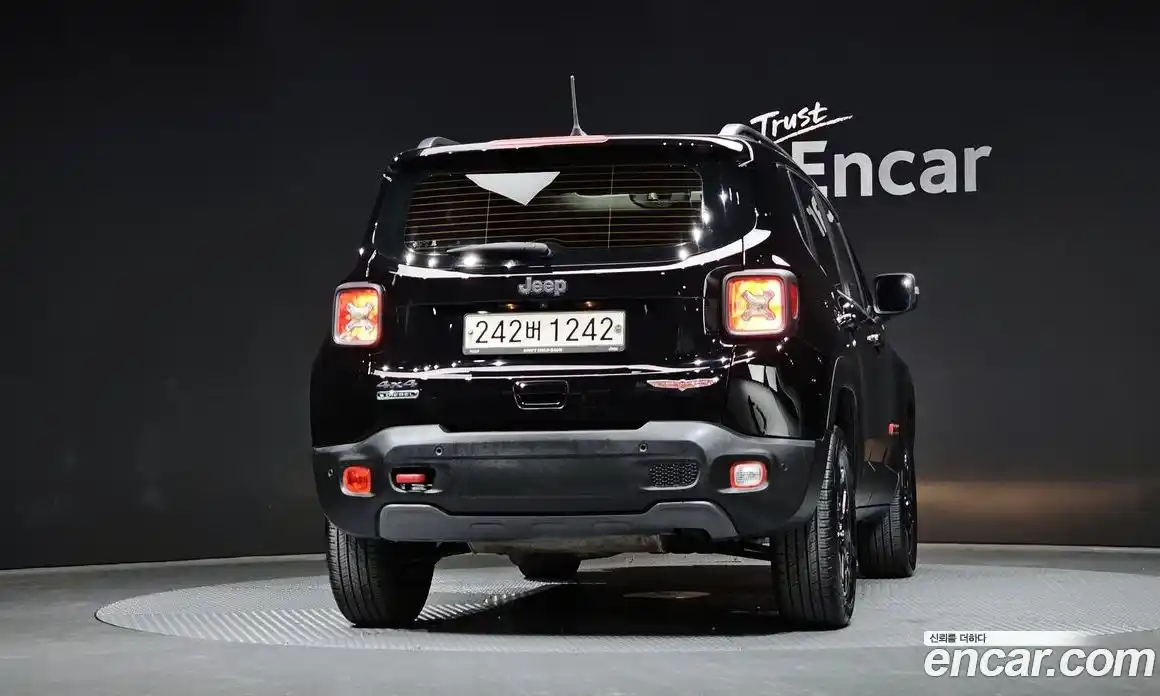 Jeep Renegade 2018 2.0 Автомат в Москве № 432702, фото 4