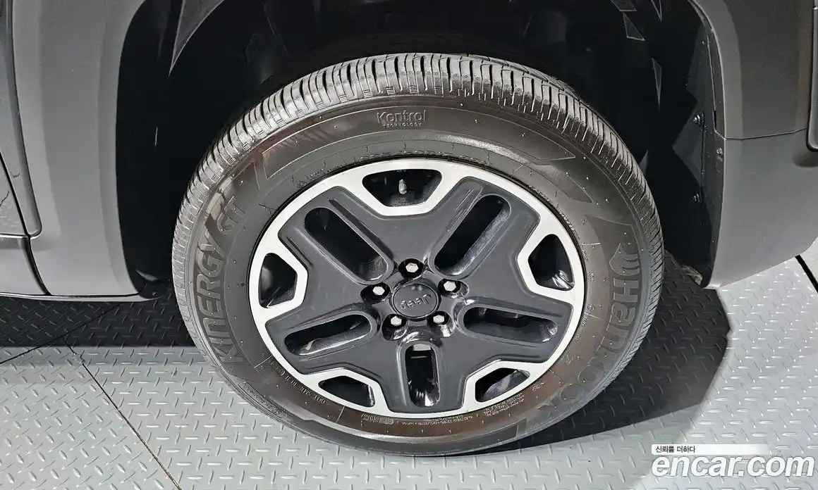 Jeep Renegade 2018 2.0 Автомат в Москве № 432702, фото 5