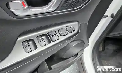 Hyundai Kona 2021 1.6 Автомат в Москве № 43669, миниатюра 4