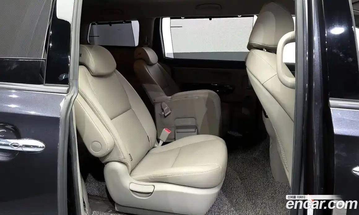 Kia Canival 2019 2.2 Автомат в Москве № 451592, фото 12