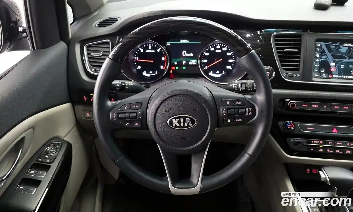 Kia Canival 2019 2.2 Автомат в Москве № 451592, фото 13