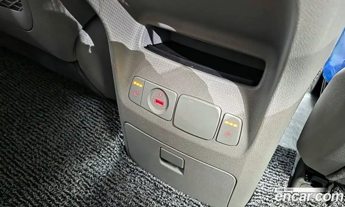 Kia Canival 2019 2.2 Автомат в Москве № 451592, фото 18