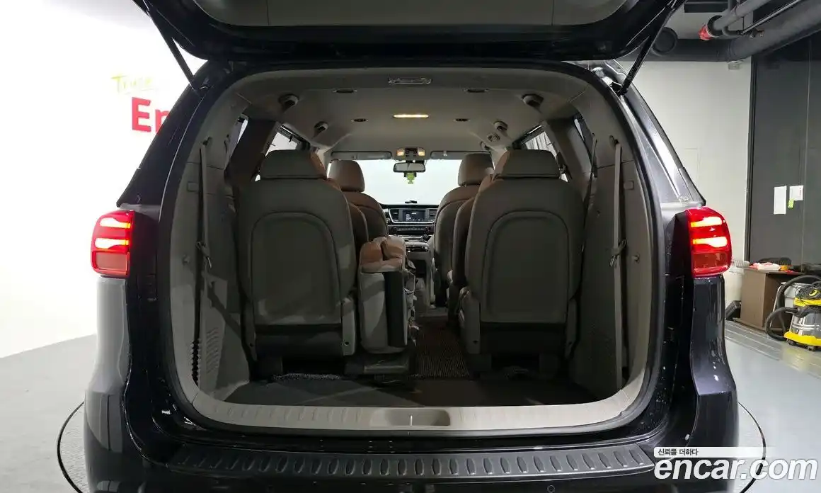 Kia Canival 2019 2.2 Автомат в Москве № 451592, фото 20