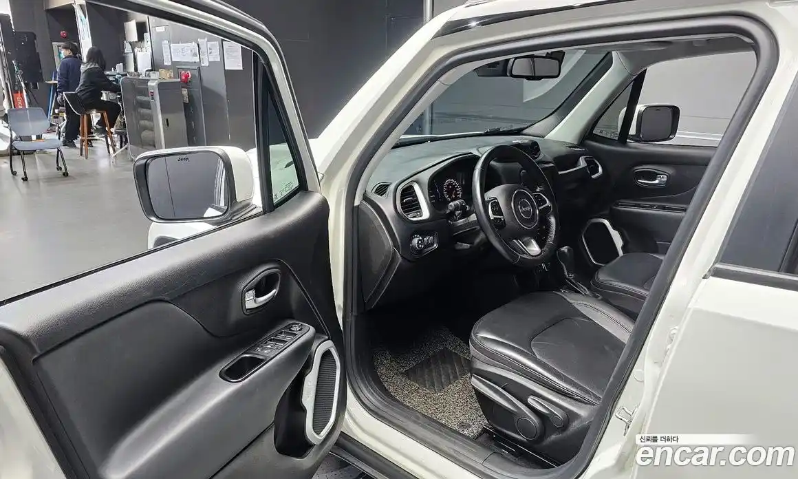 Jeep Renegade 2018 2.4 Автомат в Москве № 472690, фото 10