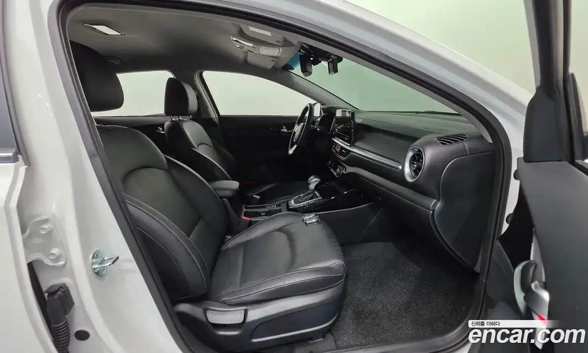 Kia K3 2023 1.6 Автомат в Москве № 8036, фото 10