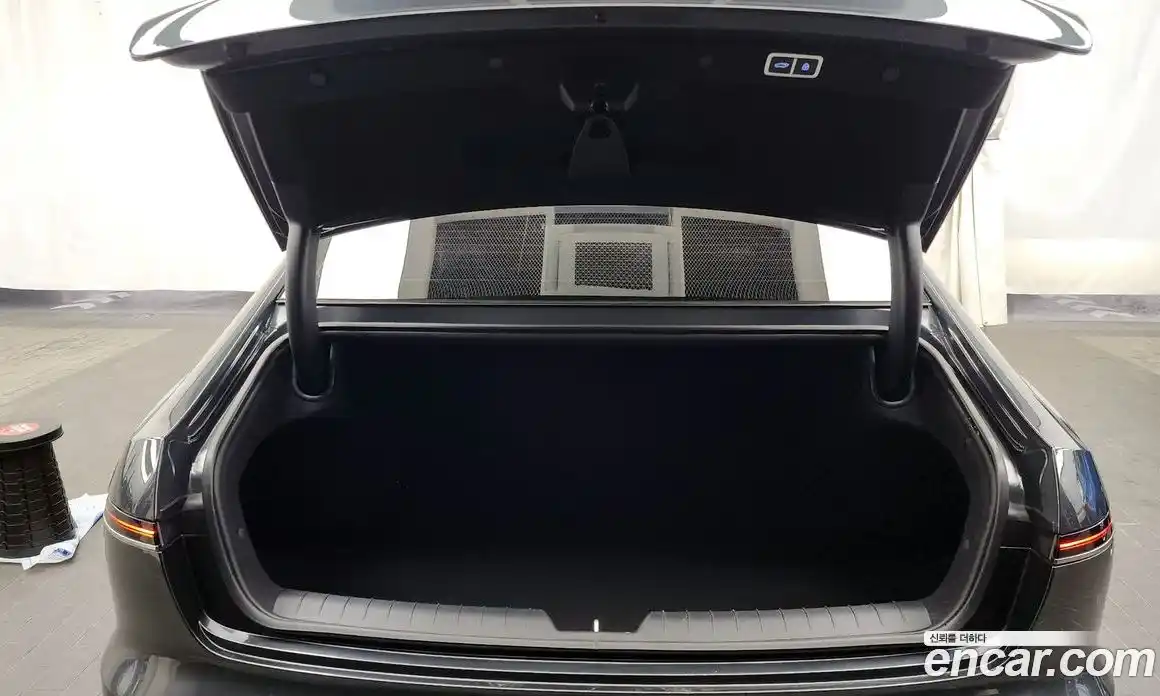 Hyundai Grandeur 2023 2.5 Автомат в Москве № 8325, фото 19