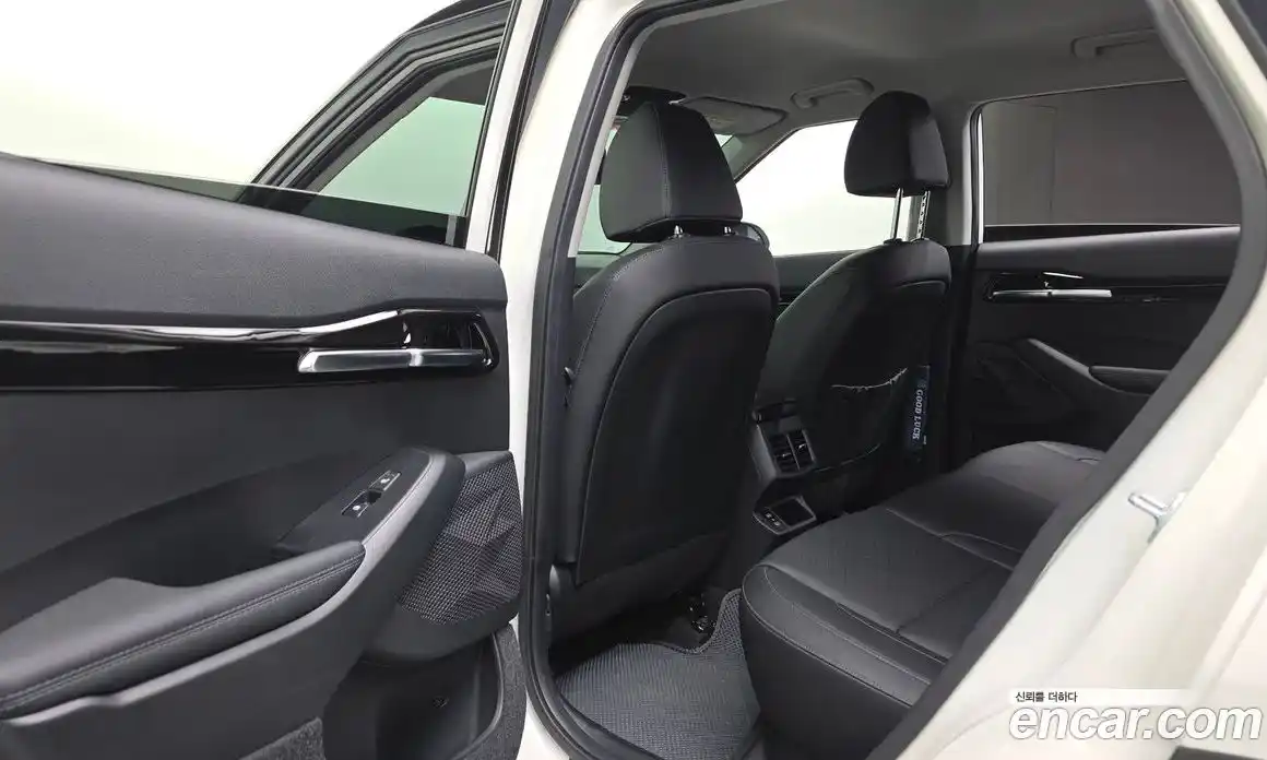 Kia Seltos 2023 2.0 Автомат в Москве № 97204, фото 17