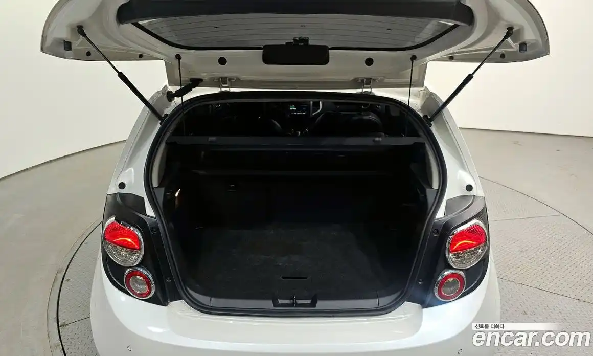 Chevrolet Aveo 2015 1.4 Автомат в Москве № 105061, фото 6