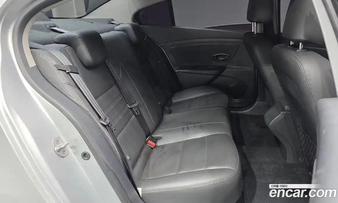 Renault SM3 2018 1.6 Автомат в Москве № 106519, фото 11