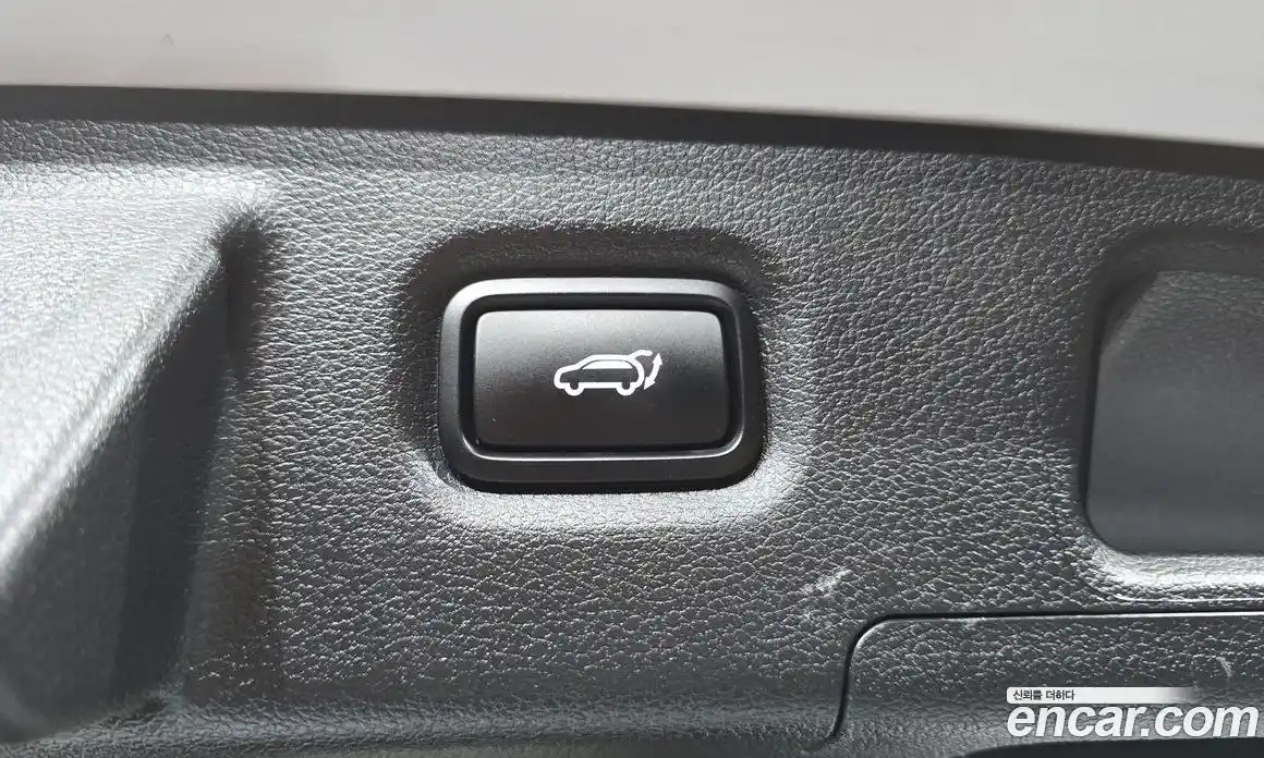 Hyundai Santa Fe 2022 1.6 Автомат в Москве № 108930, фото 17