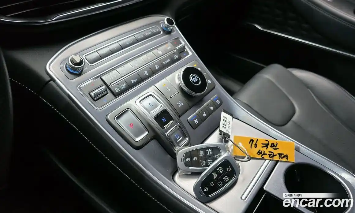 Hyundai Santa Fe 2022 1.6 Автомат в Москве № 108930, фото 10