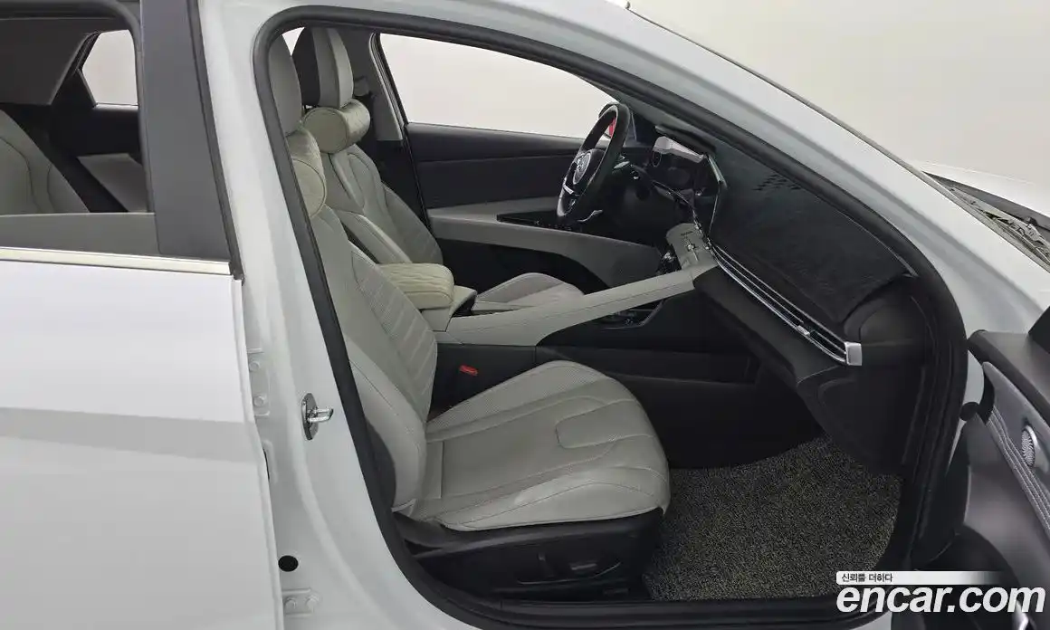 Hyundai Avante 2023 1.6 Автомат в Москве № 109823, фото 16