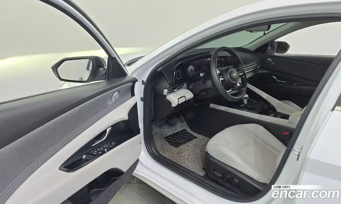 Hyundai Avante 2023 1.6 Автомат в Москве № 109823, фото 8