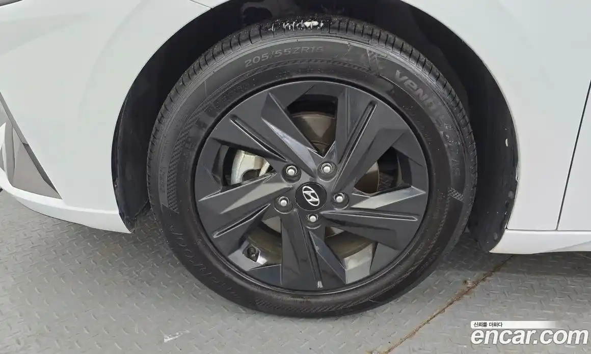 Hyundai Avante 2023 1.6 Автомат в Москве № 109823, фото 10