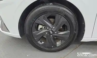 Hyundai Avante 2023 1.6 Автомат в Москве № 109823, миниатюра 10