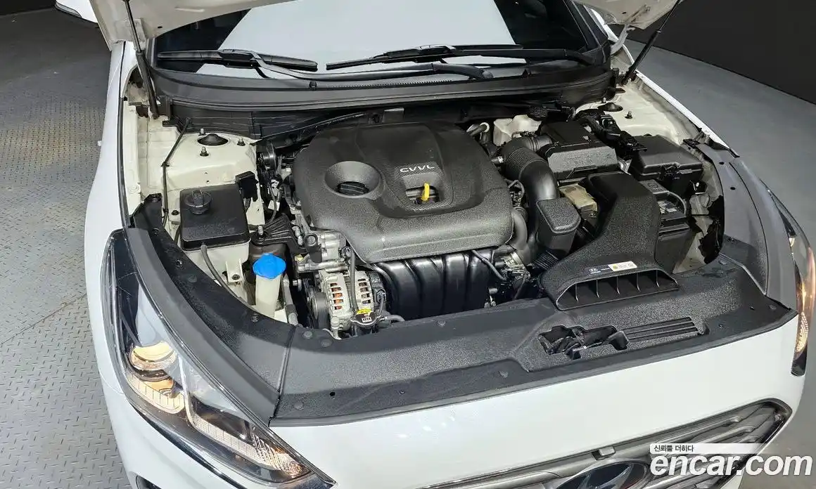 Hyundai Sonata 2018 2.0 Автомат в Москве № 113113, фото 14